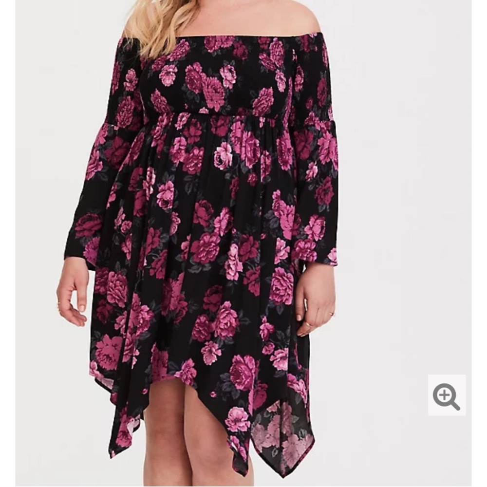 ❌SOLD❌Torrid Smocked Handkerchief Floral Dress - Picture 3 of 9